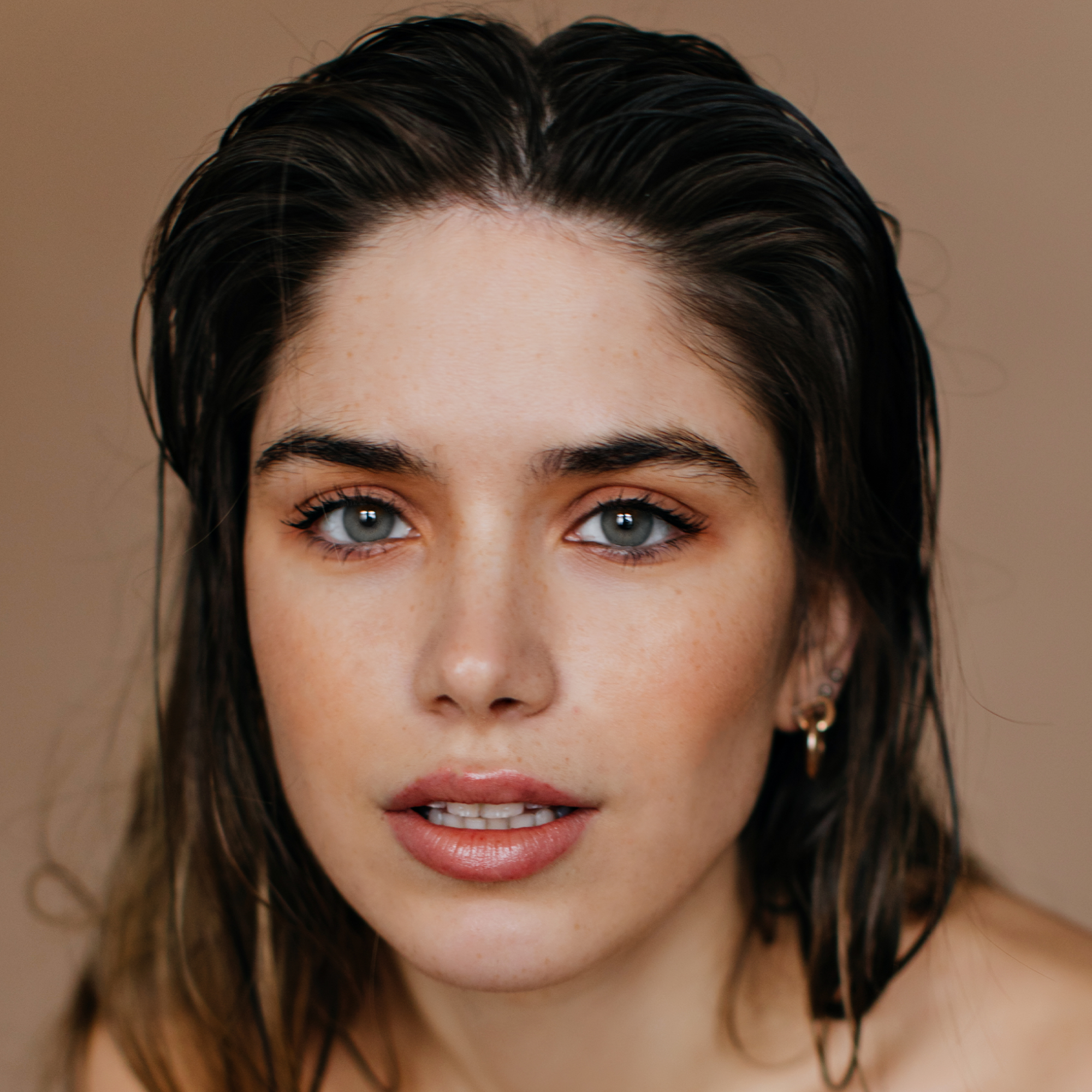 RADIANT GRAY